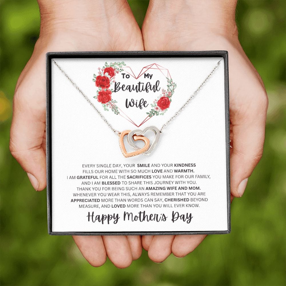 Amazing Wife and Mom - Interlocking Hearts Necklace