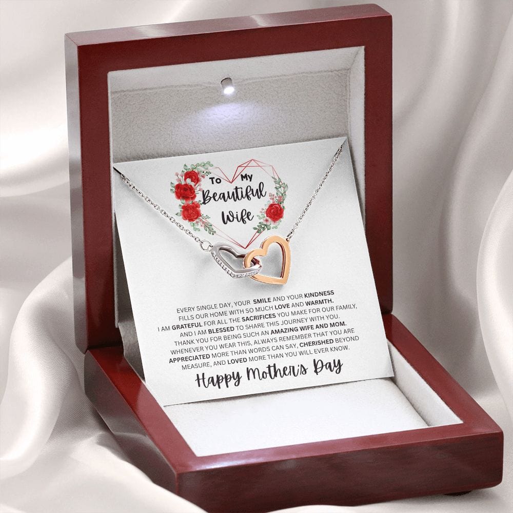 Amazing Wife and Mom - Interlocking Hearts Necklace